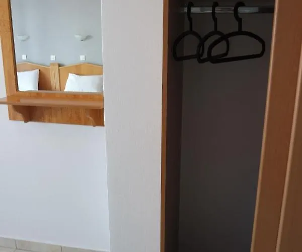 Hotel apartamentowy Sea View Amoopi